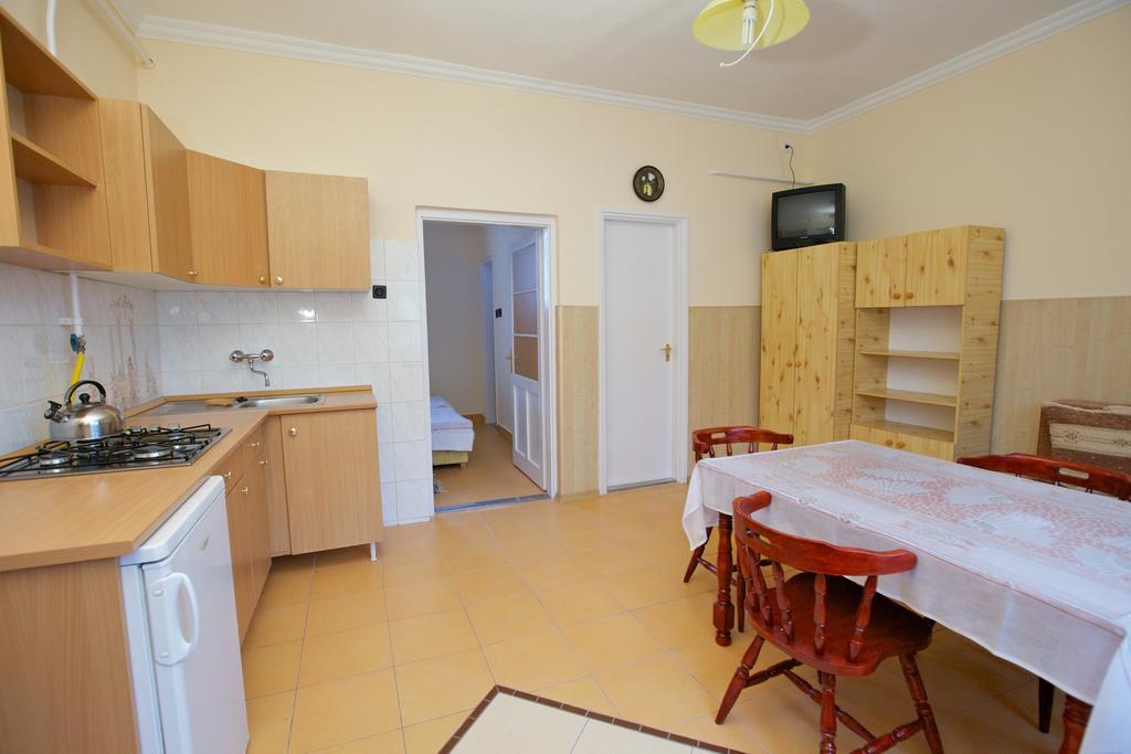 Ferenczi Apartament Hotell Hajdúszoboszló Rum bild