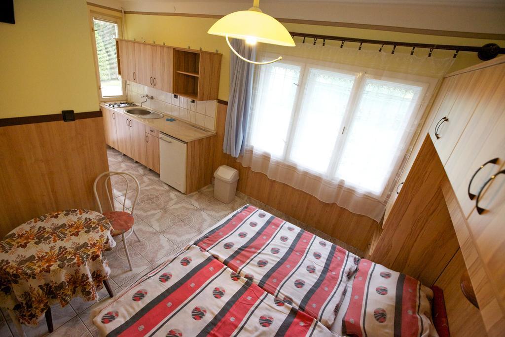 Ferenczi Apartament Hotell Hajdúszoboszló Exteriör bild