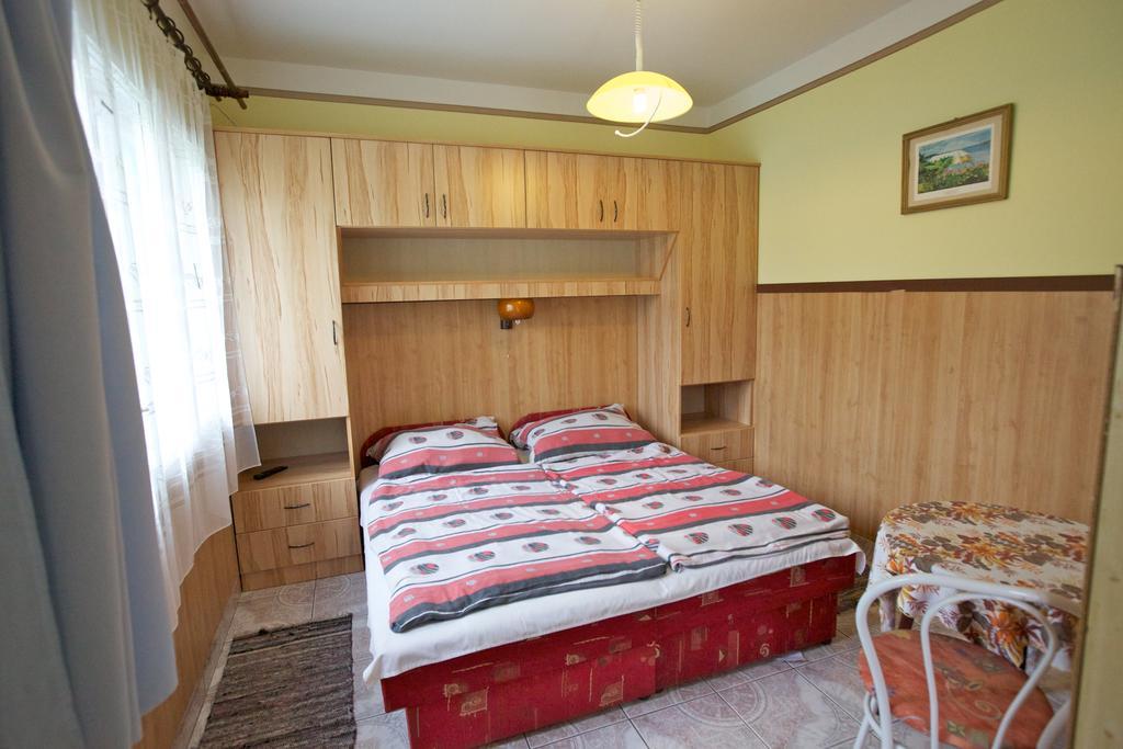 Ferenczi Apartament Hotell Hajdúszoboszló Rum bild